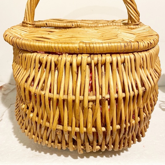 VTG FARMERS BUTT BUTTOCKS EGG GATHERING PICNICHARVEST‎ BASKET HANDMADE FARMHOUSE - Picture 4 of 7